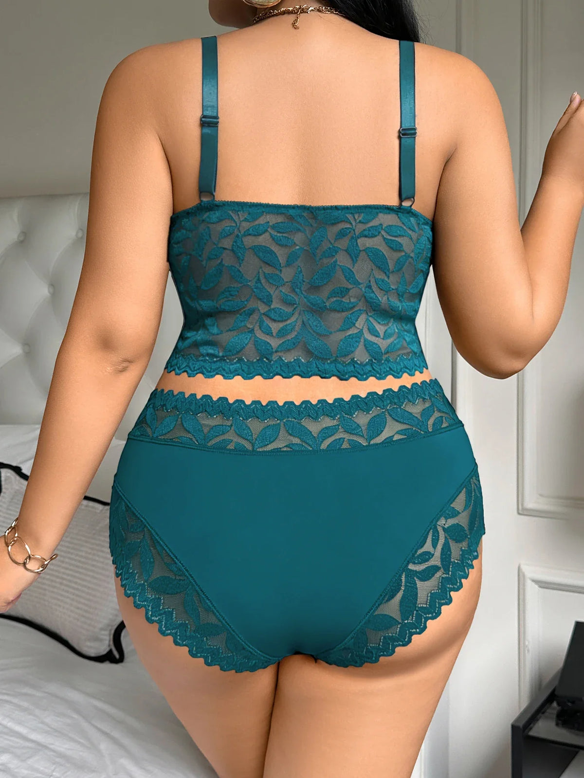 Plus-Size Floral Lace Bra & Panty Set
