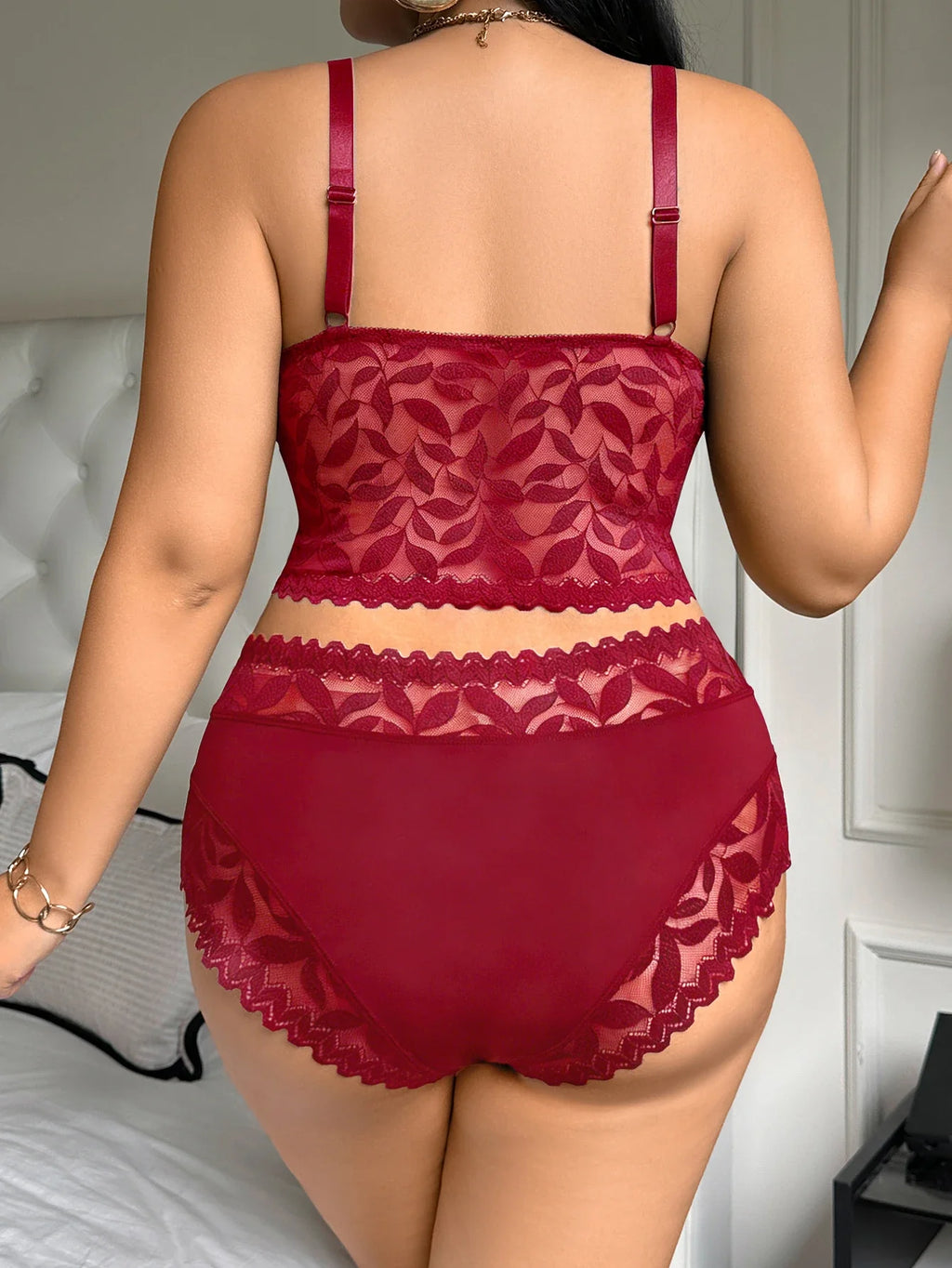 Plus-Size Floral Lace Bra & Panty Set