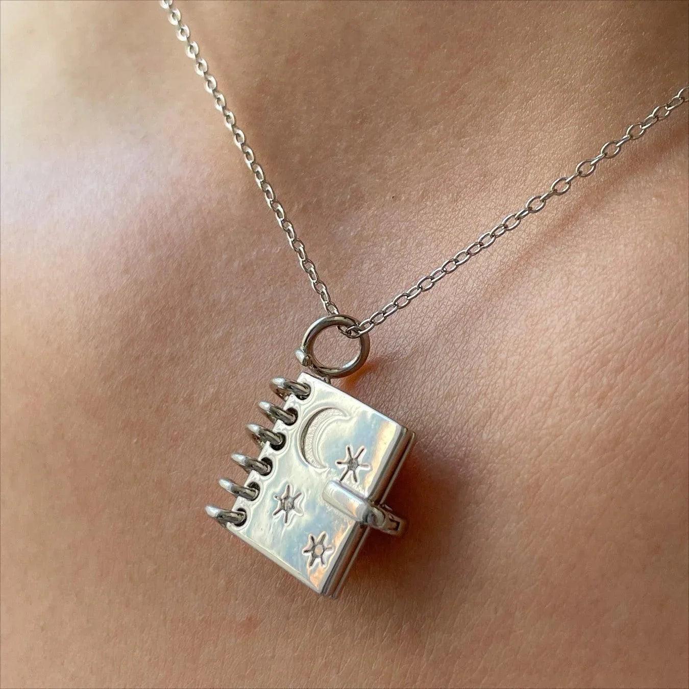 Openable Love Book-shaped Necklace With Stars Moon And Letters Engraved Fashion Personality Pendant Necklace For Valentine's Day Gift - Dazzling Beauty Solution